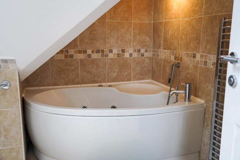 Large 4-Bed House For Up To 7 Guests W 2X Parking Villa Oxford Eksteriør billede